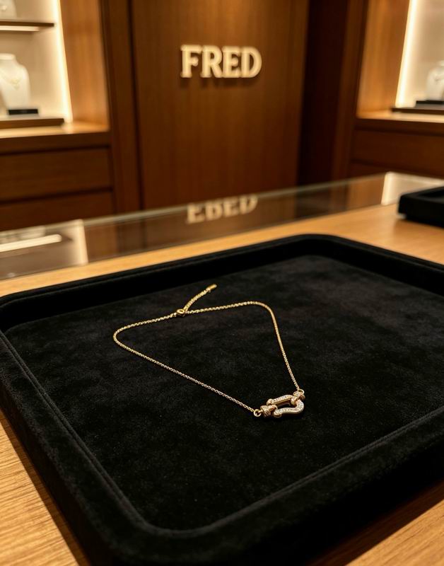 Fred Necklace 09yxs10
